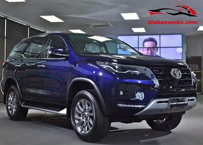 gia-xe-Toyota Fortuner (4)