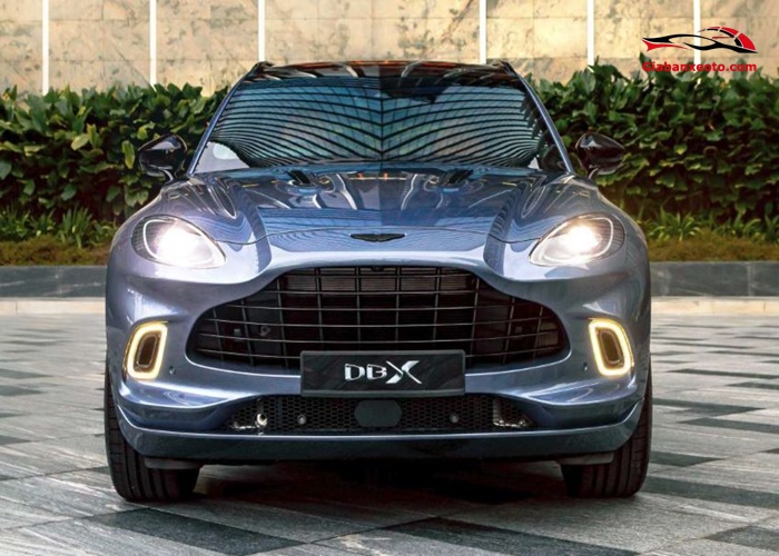 Giá xe Aston Martin DBS là bao nhieu? Đặt hàng bao lâu thì có xe?